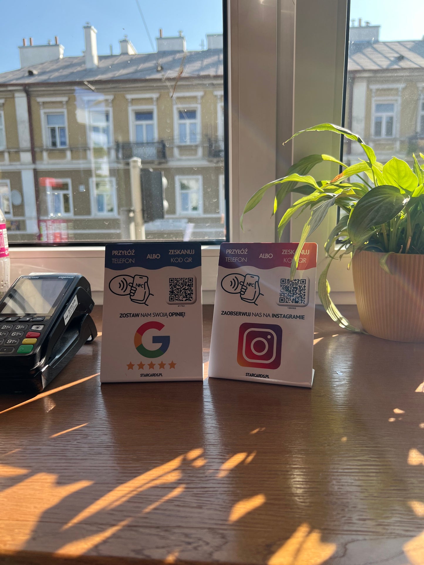 Stand NFC Starcards - Google i Instagram